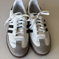ADIDAS , WHITE AND BLACK SNEAKERS WITH SUEDE AND LEATHER SIZE 10.5