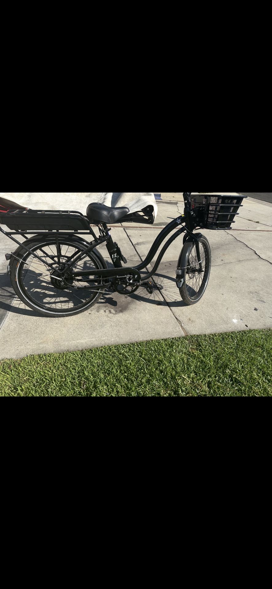 brand new (electric bike) all black bike with silver reflextion