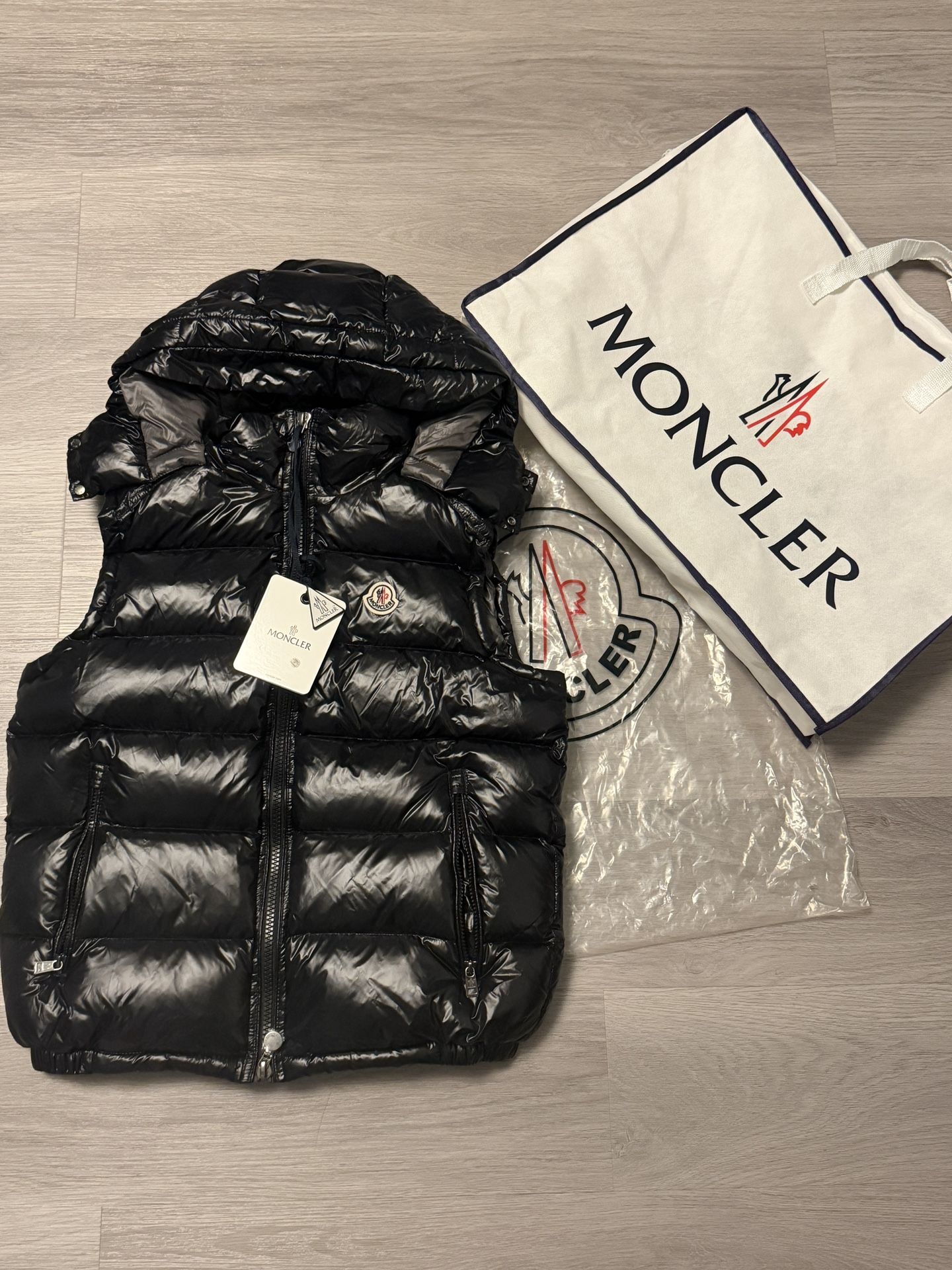 Moncler Puffer Vest, Black, Size L AUTHENTIC