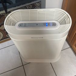 Honeywell Air Purifier Model HAP304 In Excellent Condition $150 Or Best Offer