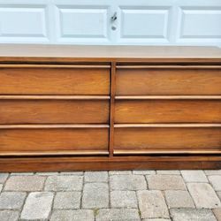 Mid Century Dresser Crafted by Lane Furniture as part of the Rhythm Collection, built in the 1960’s