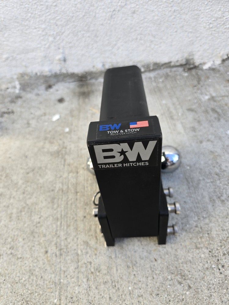 B & W Tow Trailer Hitche