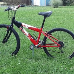 Super Nice READY TO RIDE HIGH END TREK .... 24" Mountain  Bike