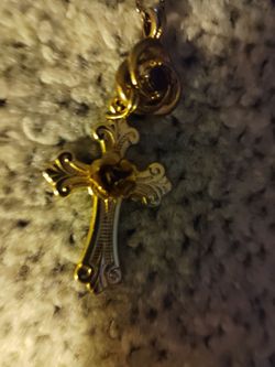 9ct Antique Cross with 20inch chain estate sale nice investment