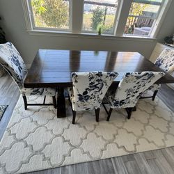 Dining Table + 4 Chairs + Bench + Rug – Excellent Condition