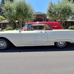 1960 Ford Thunderbird 