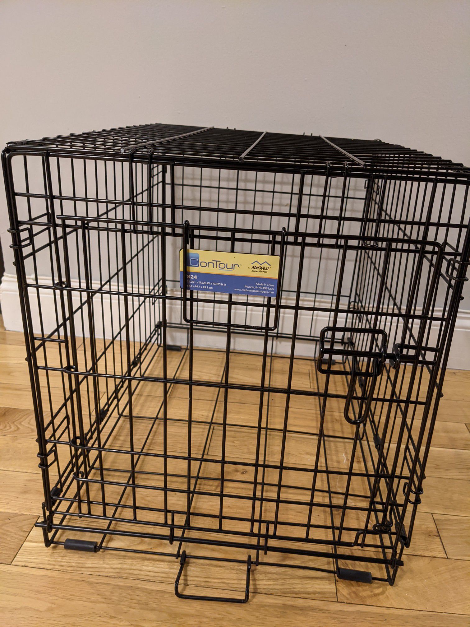 Dog/Pet Crate (Like New condition)