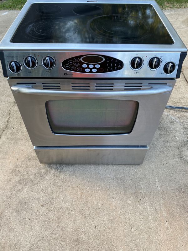 Maytag electric stove in good working condition for Sale in Oklahoma