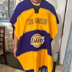 L.A. Lakers PONCHO in Gold & Purple