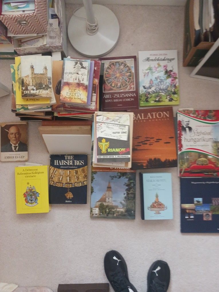 Hungarian Books