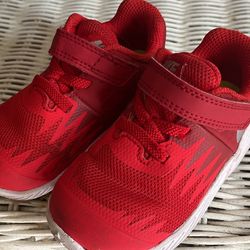 Nike toddler shoes 