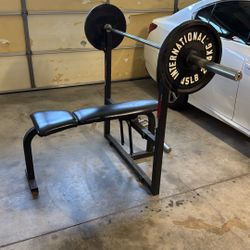 Bench press With Bar And 2 45lb Plates