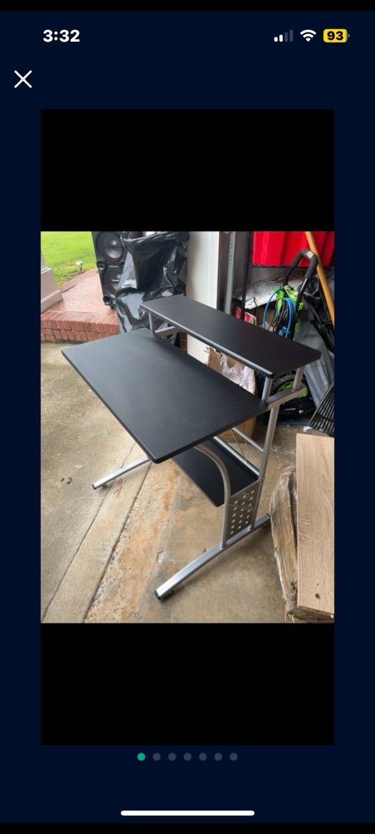 Clifton Computer Station - Black