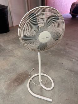 Fan large floor base.