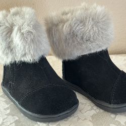 New Tom’s Toddler Nepal Suede Boots With Faux Fur Trim Size 3🌸See Description Below🌸