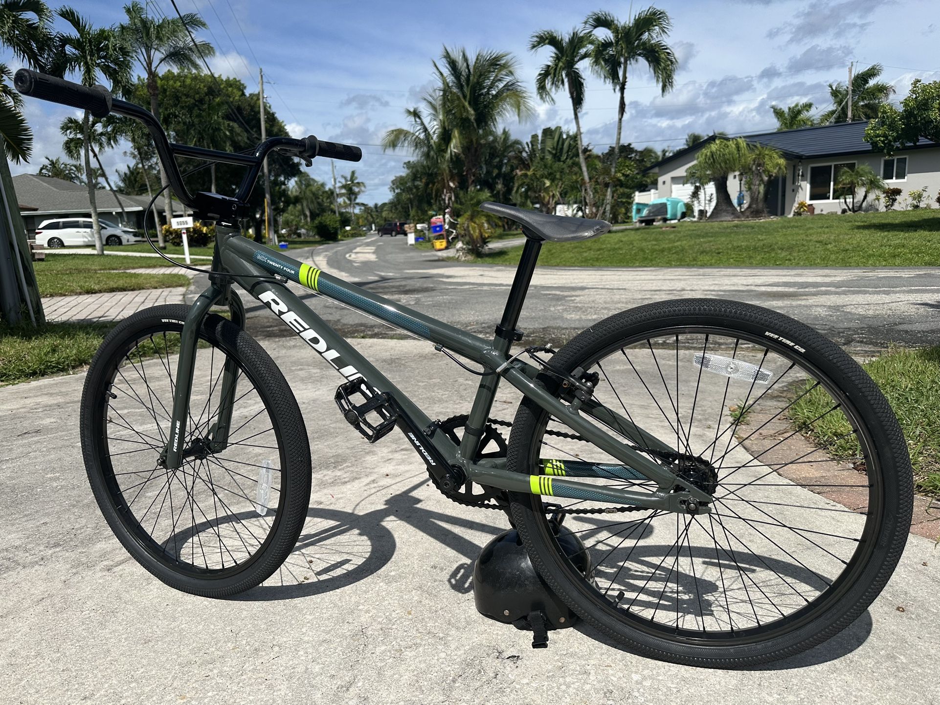 Redline MX 24 BMX Cruiser