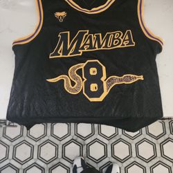 Mamba BRYANT jersey SIZE small.