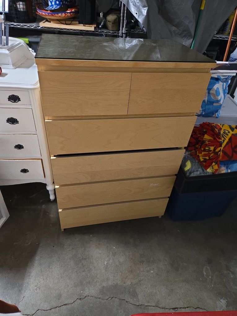 Ikea Dresser With Glass Top