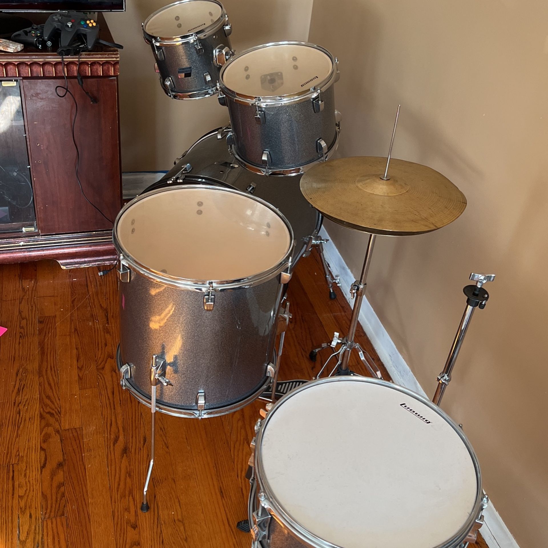 Ludgid Drum Set 250$