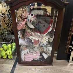 Vintage Dolls In Antique Case 