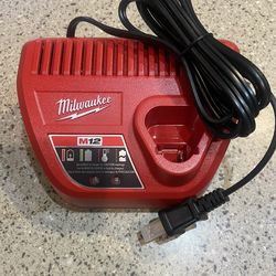 Milwaukee M12 Charger