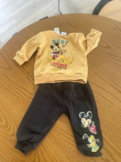 Boy set mickey