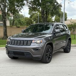 2019 Jeep Grand Cherokee Laredo 