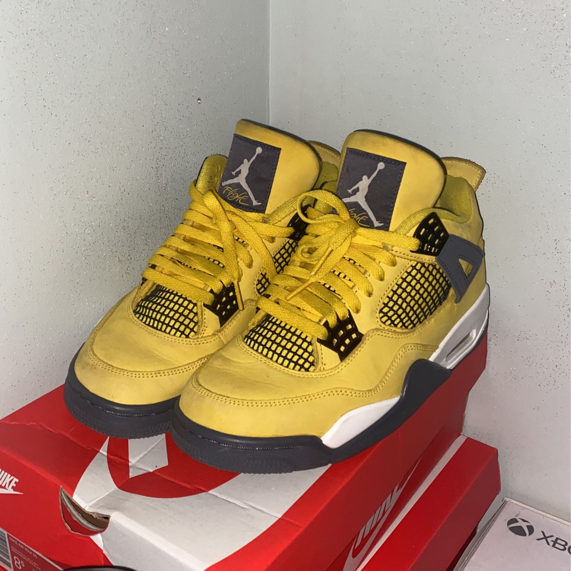 Lightning 4s Clean 🧼