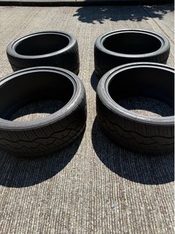 Nitto Tire set FRONT 2x 295/30/R22 REAR 2X 315/30/R22