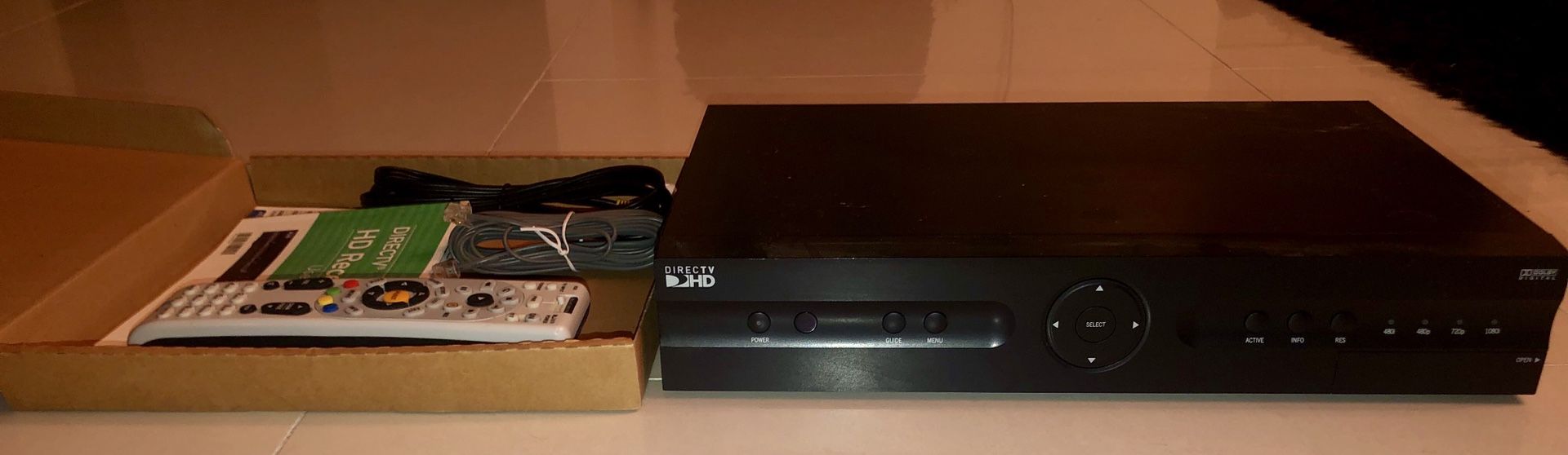 H21100 Directv HD/ DVR Receiver w/ Remote, Power Cord, & original box