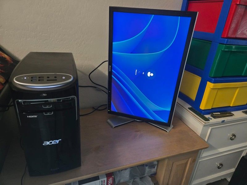 Combo Computer And Monitor / Open To Trade