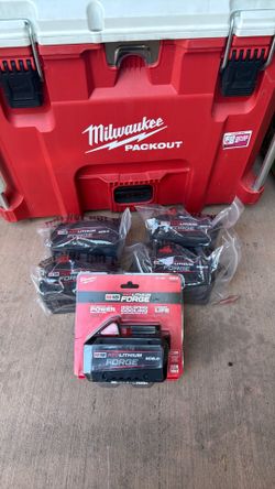 Milwaukee m18 Red Lithium forge (NEW)