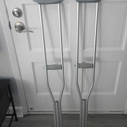 Crutches 