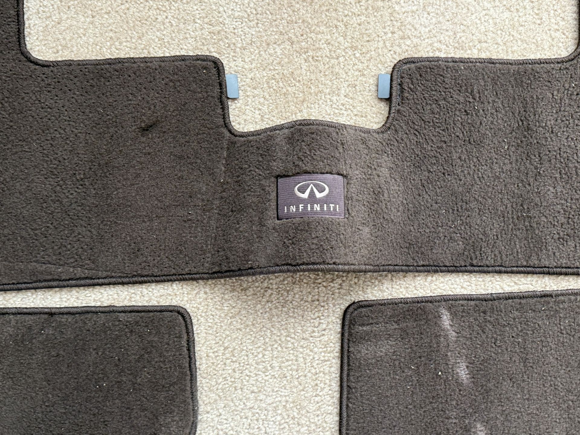 Infiniti FX35/FX50 Floor Mats (Brown)