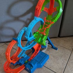💥 Hot Wheels 💥 4 Loop Crash Track 💥 Barley Used. 