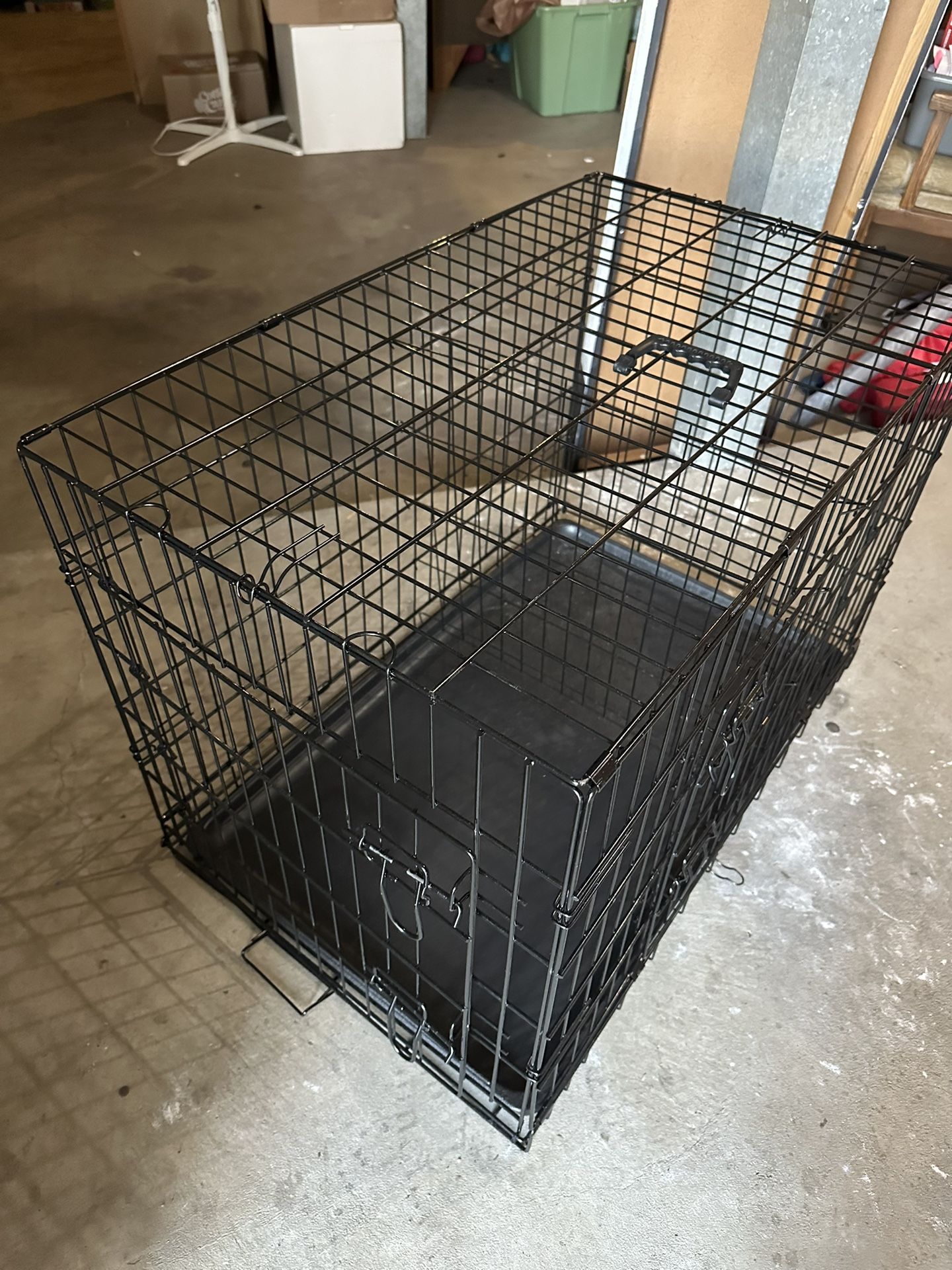 Dog crate 25”X35”X22”