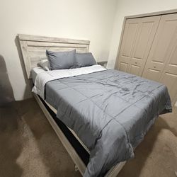 Queen size bed