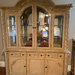 China Cabinet/ w Dining room Table with 2 Extension No Chairs