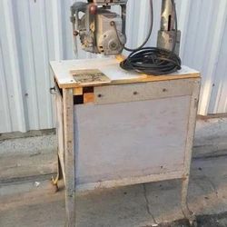 Delta Rockwell 900 Radial Arm Saw With Original Metal Stand On Casters