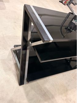 Used tri level table