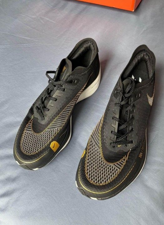 Nike Vaporfly Next% 2 - size 9.5