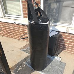 everlast punching bag 120lb