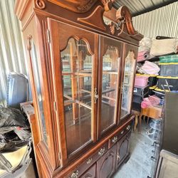 china cabinet/hutch 