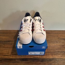 Adidas superstar Size 5 NEW