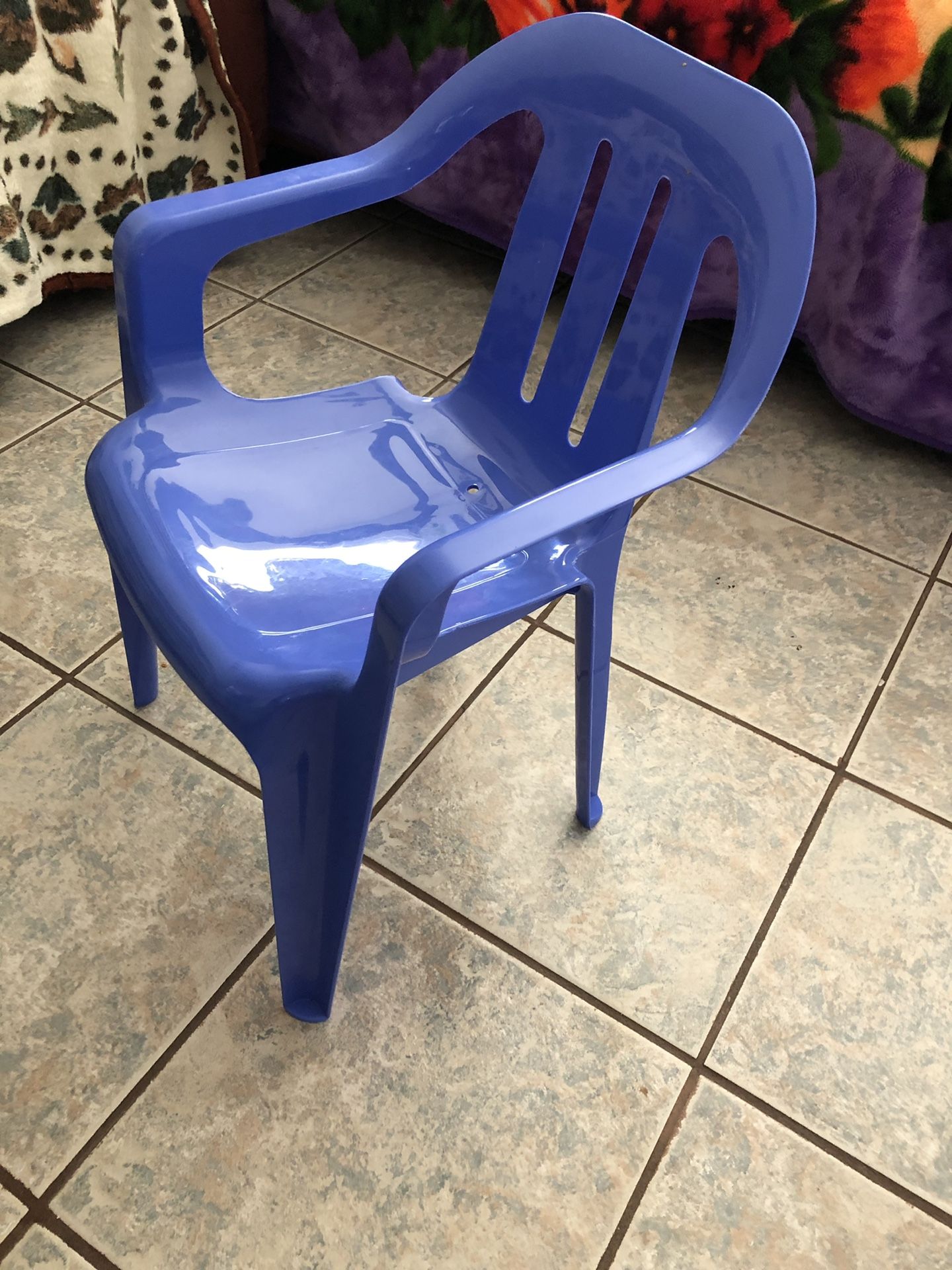 Kids chair barely used