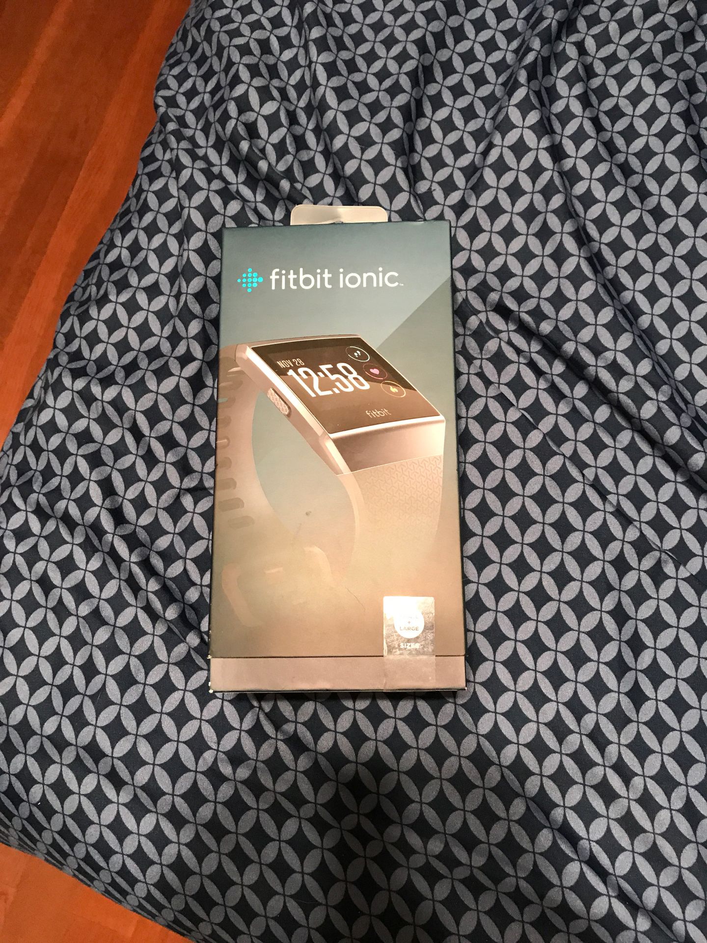 FITBIT IONIC BRAND NEW TOOK OUT THE BOX FOR PICTURE PURPOSES