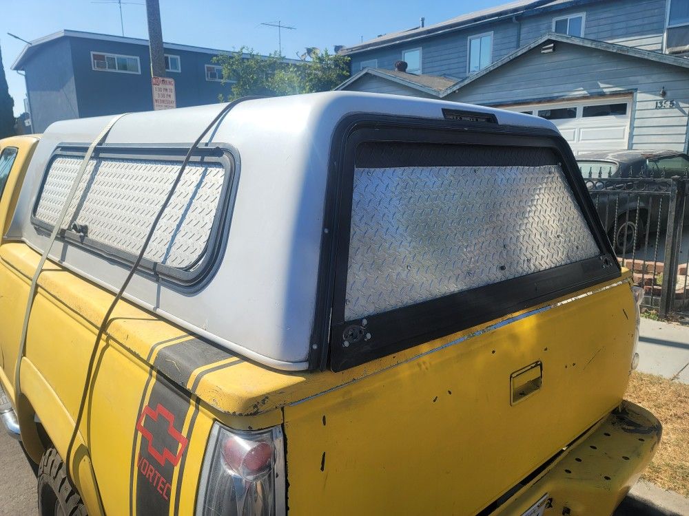 Small Camper 200 Obo READ DESCRIPTION