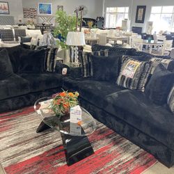 Stunning Sofa Loveseat! $2499 🖤💥