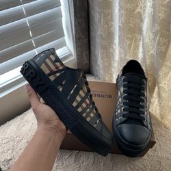 Burberry Black Shoes 