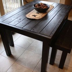 Indoor And Outdoor Farmhouse Furniture. 